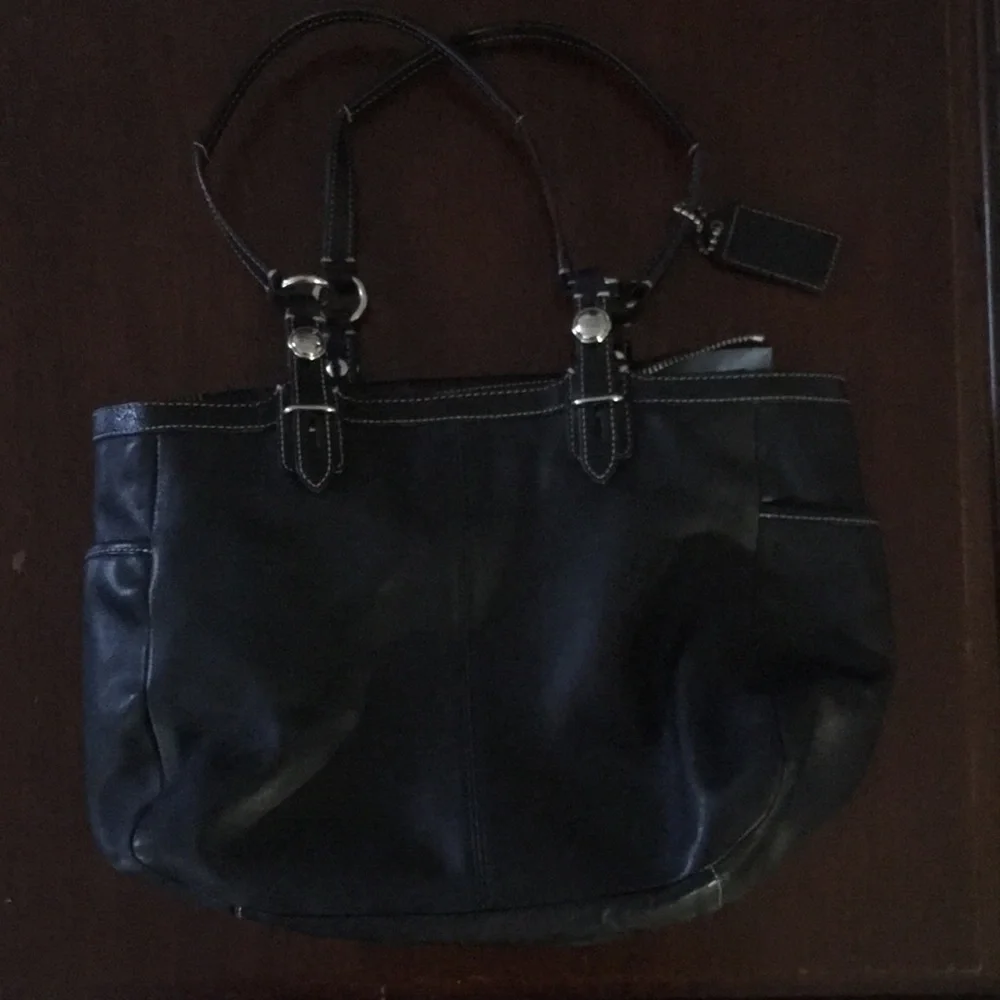 Coach - Picture 2 of 5